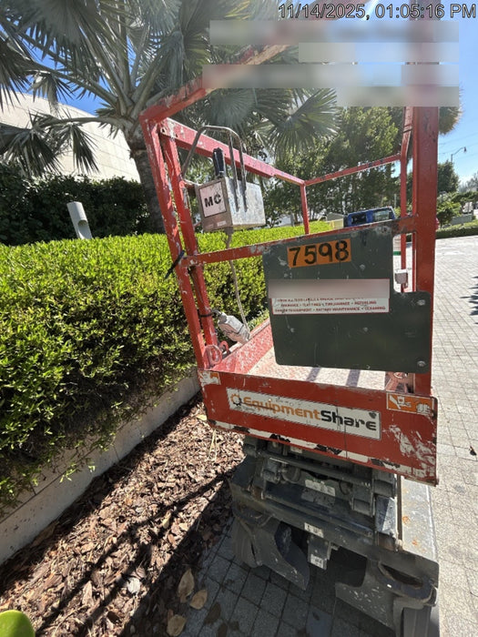 2018 Skyjack SJIII-3219 Skyjack SJIII3219 Scissor Lift w/Trojan Batteries