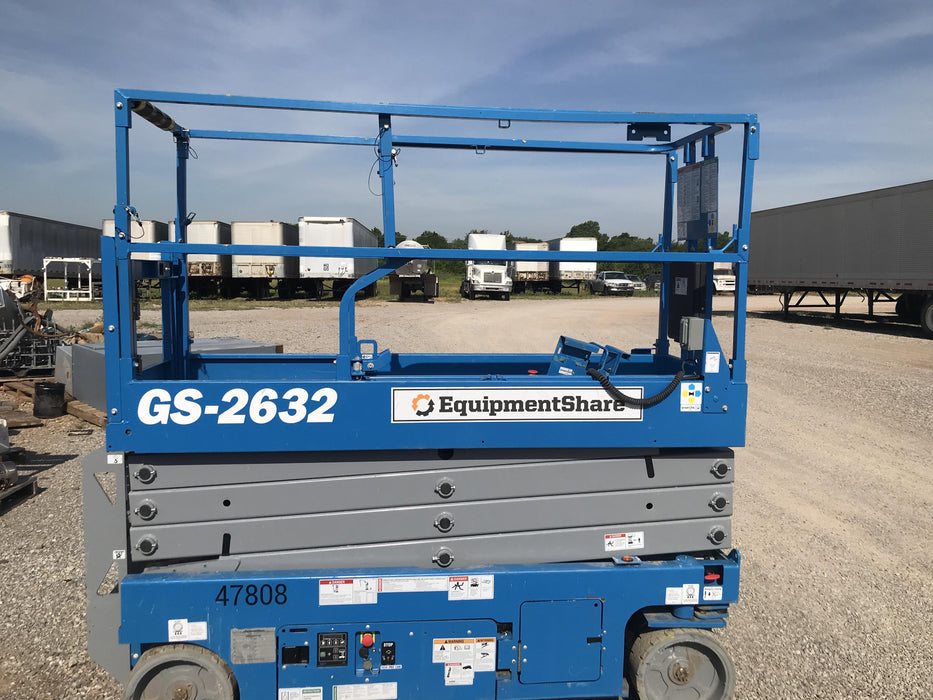 2019 Genie GS-2632 Folding rails with half height swing gate