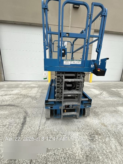 2019 Genie GS-4047 Folding rails with half height swing gate