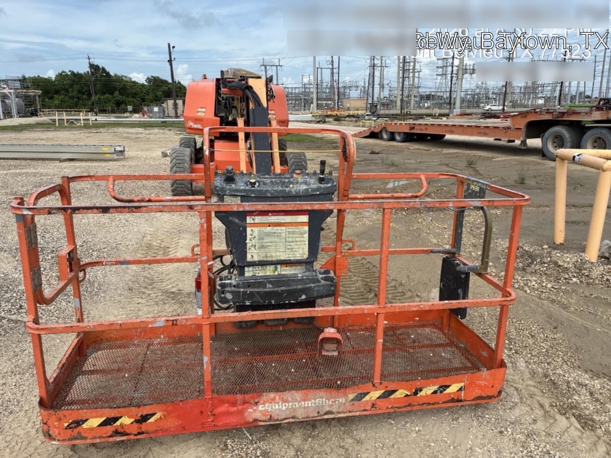 2023 JLG 660SJ