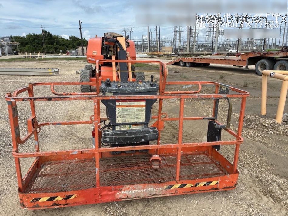 2023 JLG 660SJ