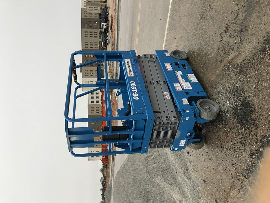 2020 Genie GS-1930 Solid Non Marking Tires, Beacon, Folding rails with half height swing gate