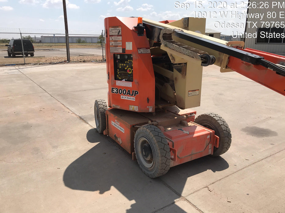 2019 JLG E300AJP