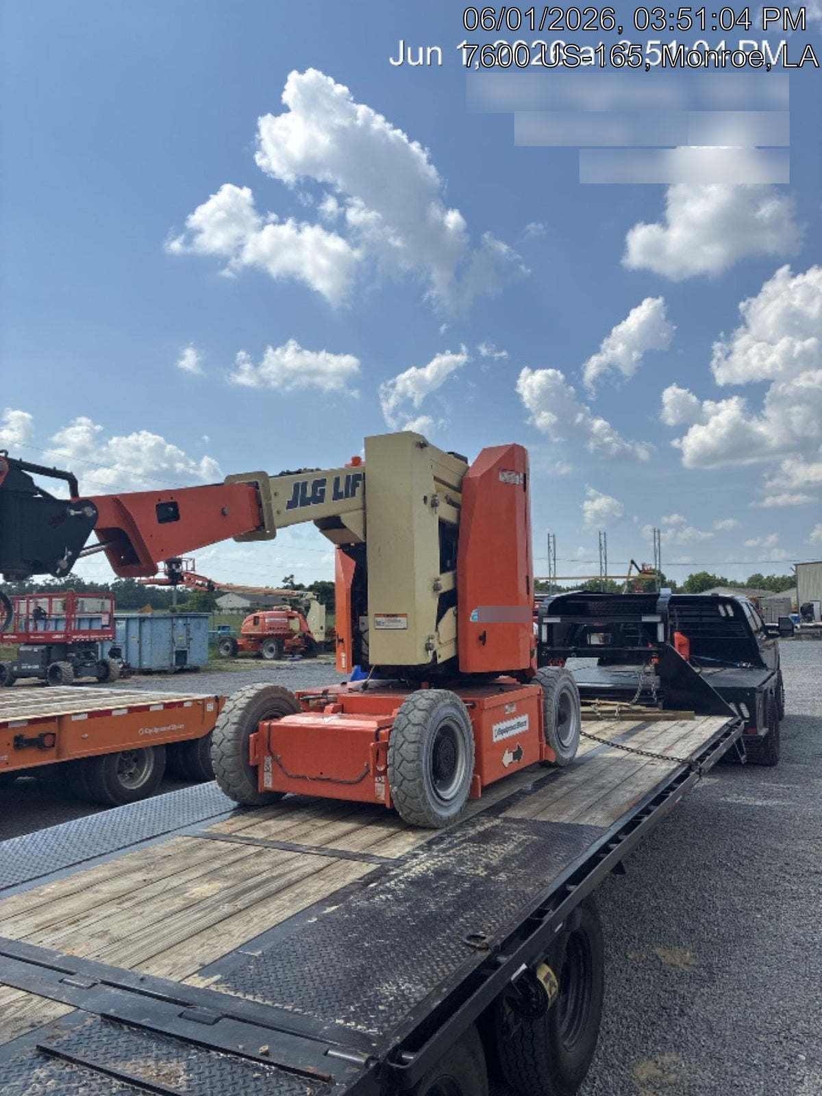 2022 JLG E300AJP