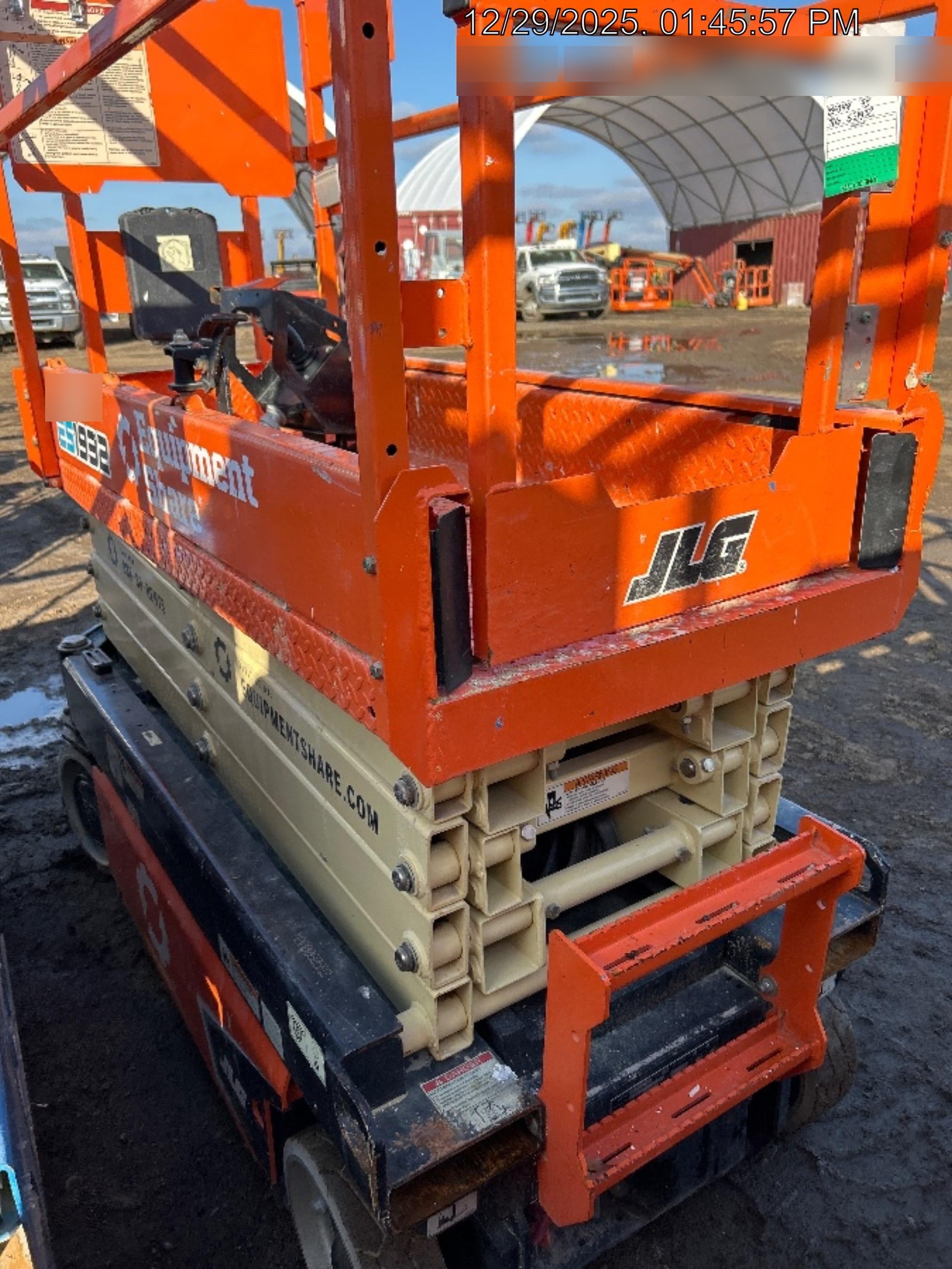 2022 JLG ES1932