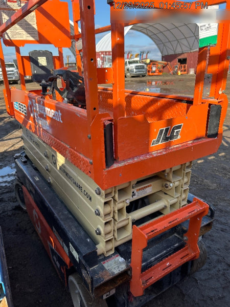 2022 JLG ES1932