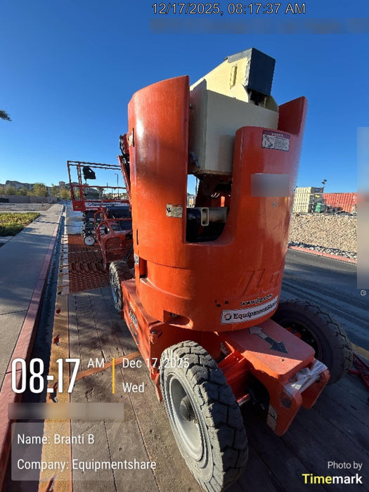 2019 JLG E300AJP