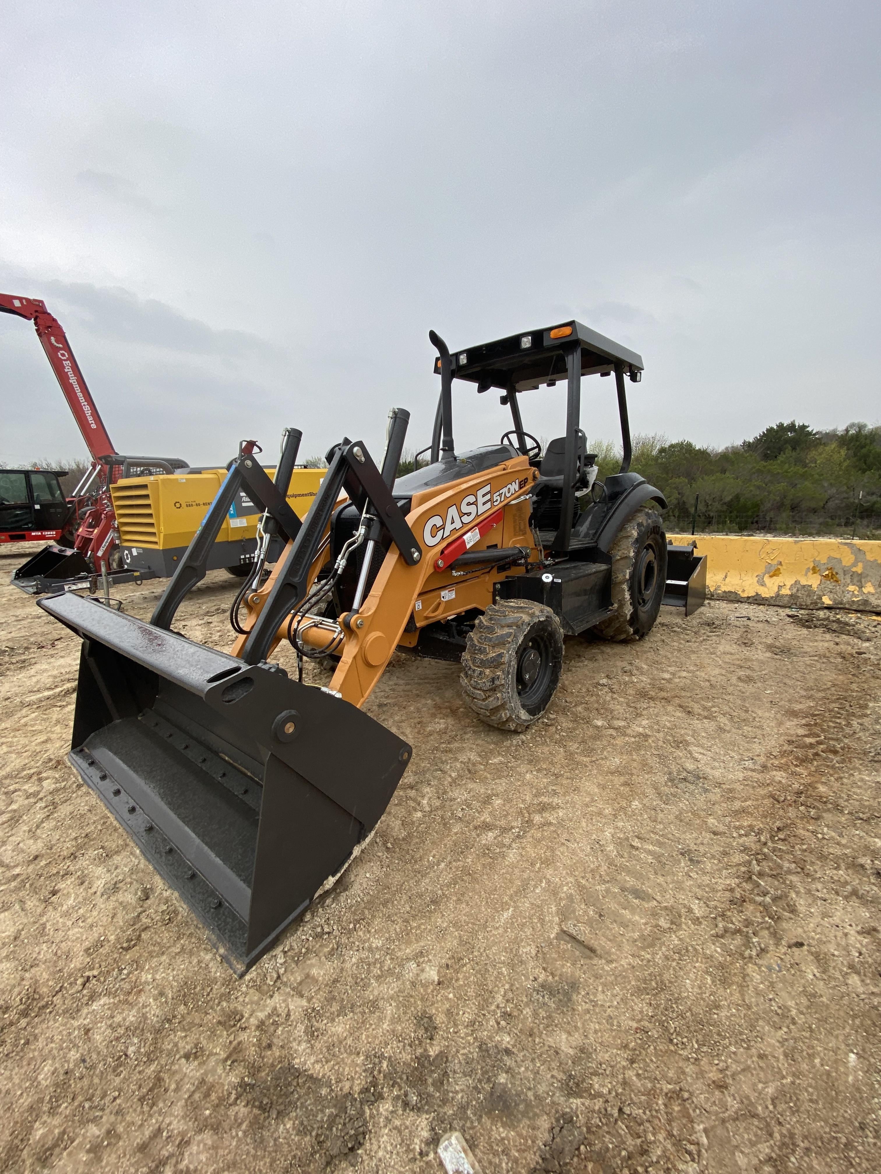 2023 CASE 570N EP