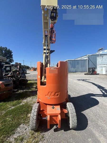 2019 JLG E300AJP