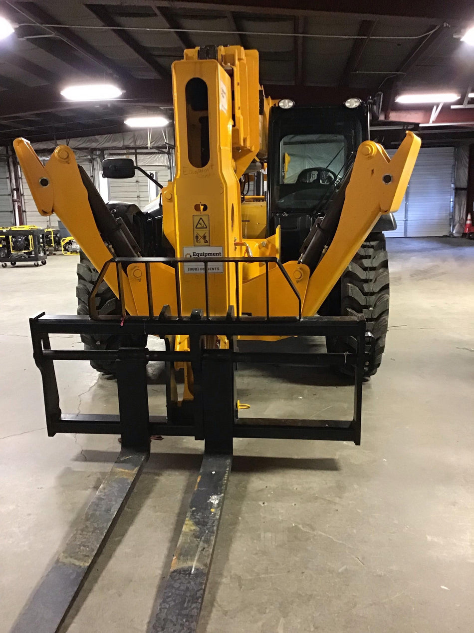 2019 JCB 512-56 74 HP w/CAB/HVAC, Beacon, Aux Hydraulics, Worklights, Solid Tires, 60" Carriage/Forks