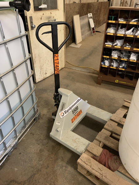 2022 ROUGHNECK 5,500lb Manual Pallet Jack - Roughneck