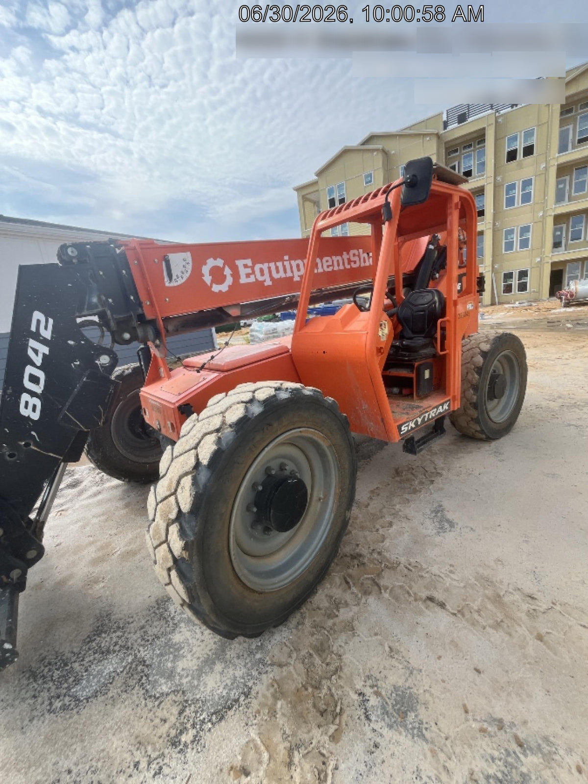 2023 SKYTRAK 8042