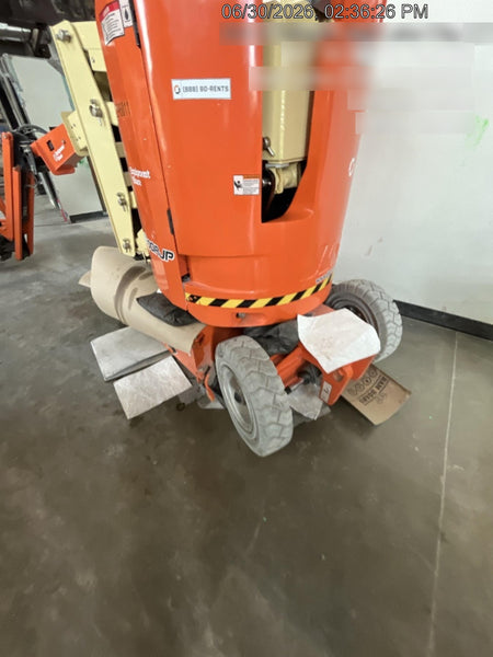 2023 JLG E300AJP
