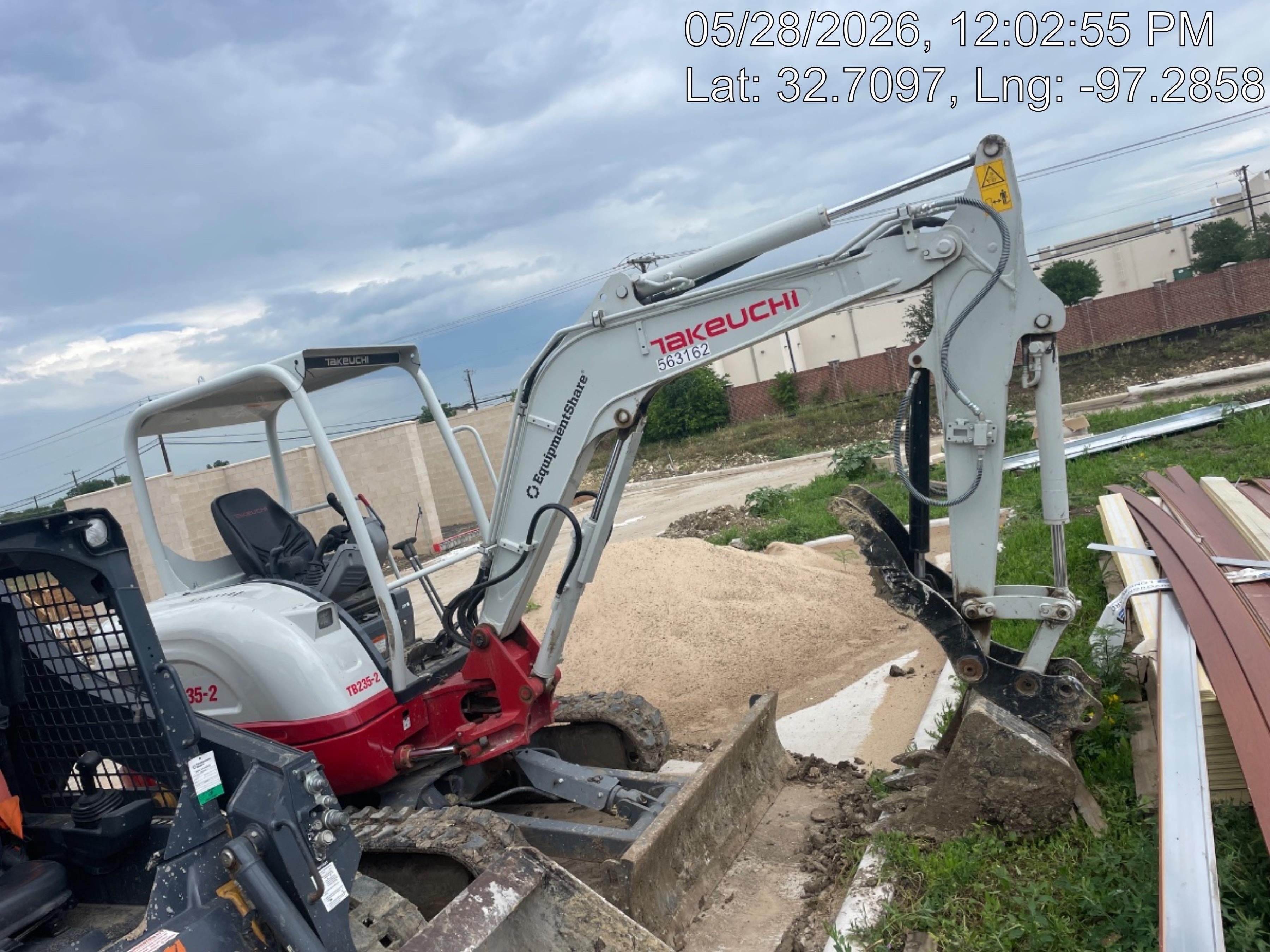 2025 TAKEUCHI TB235-2R