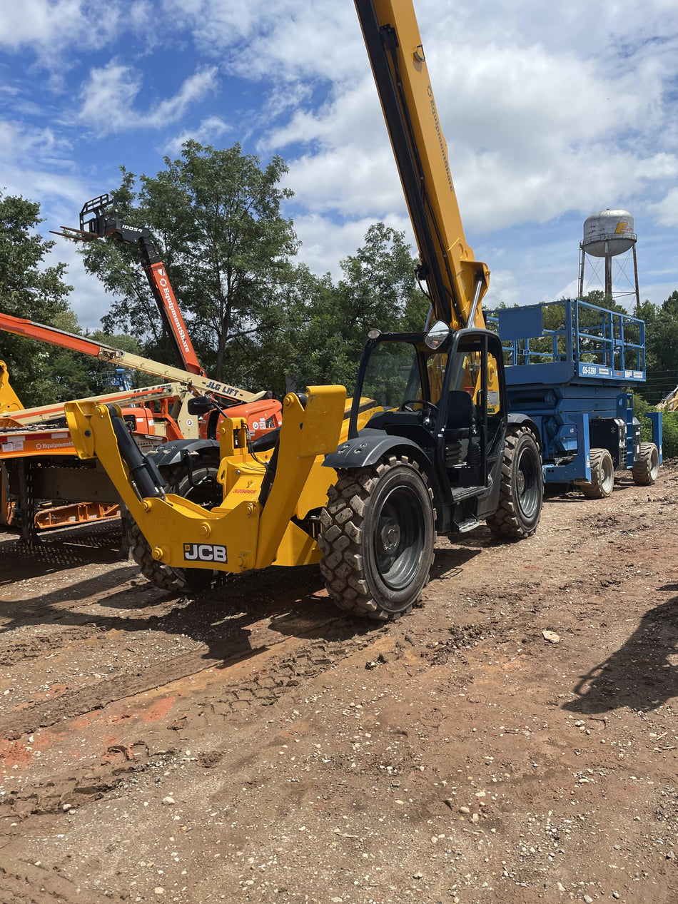 2023 JCB 510-56