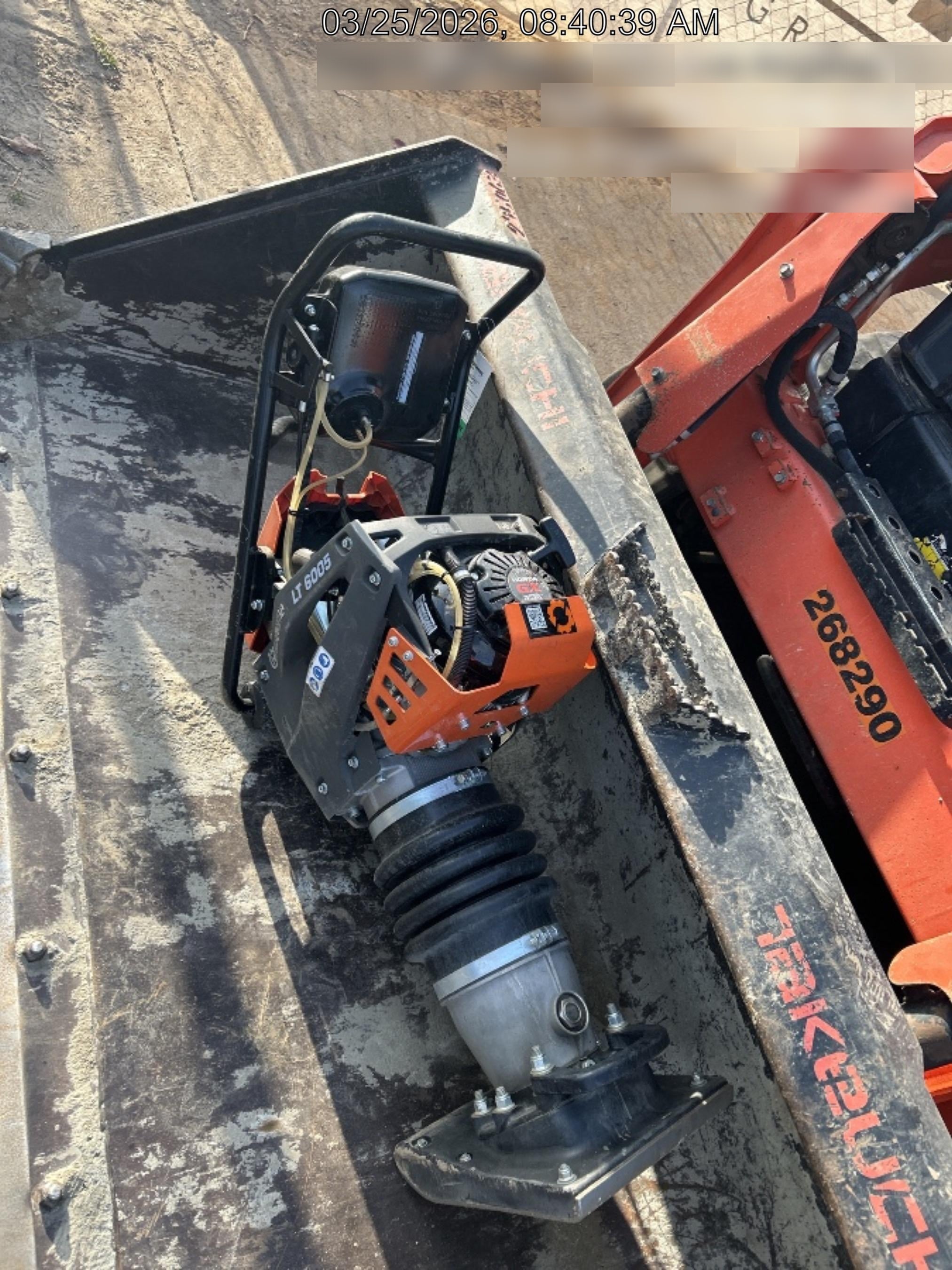 2025 HUSQVARNA LT6005
