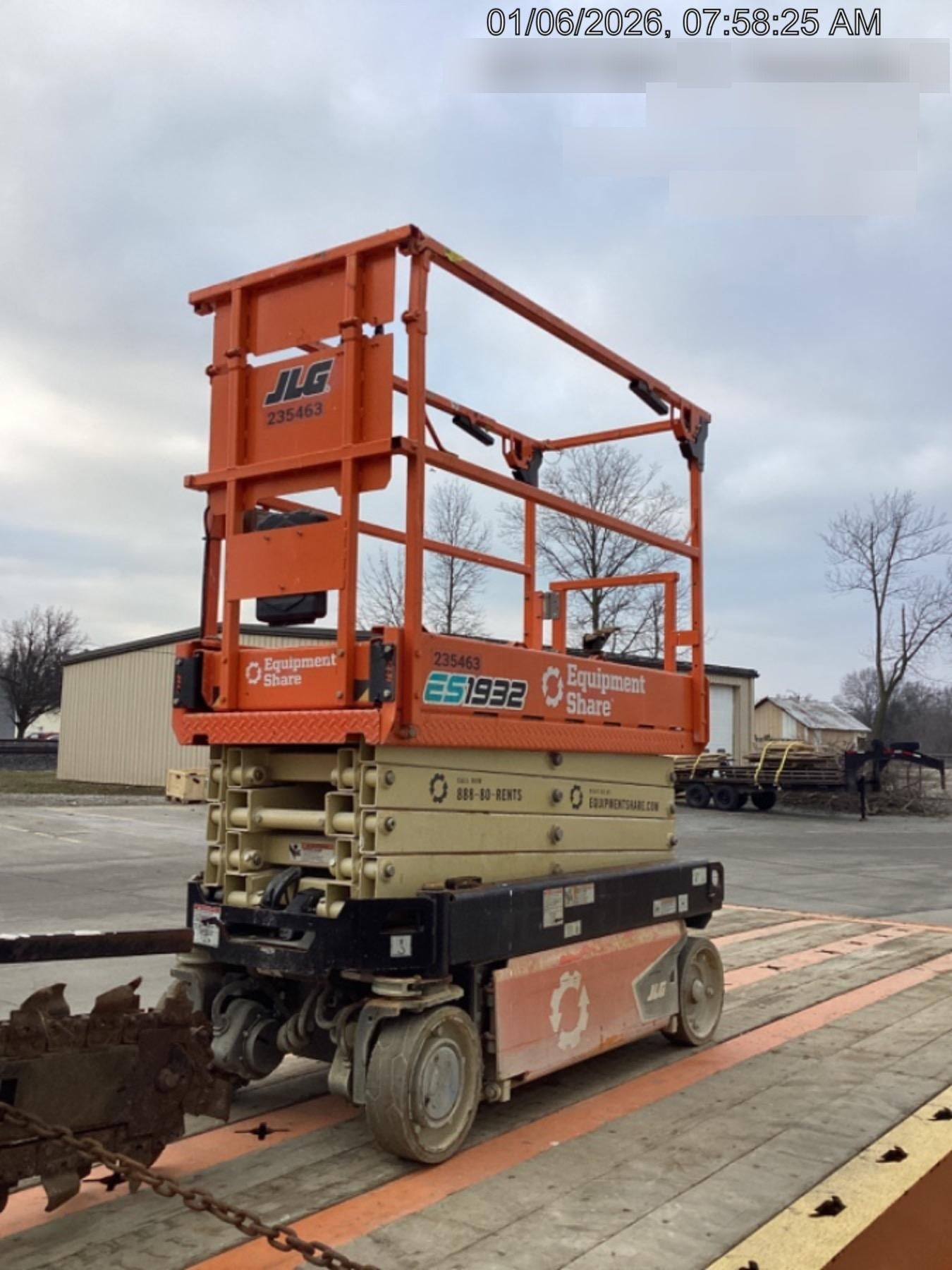 2022 JLG ES1932