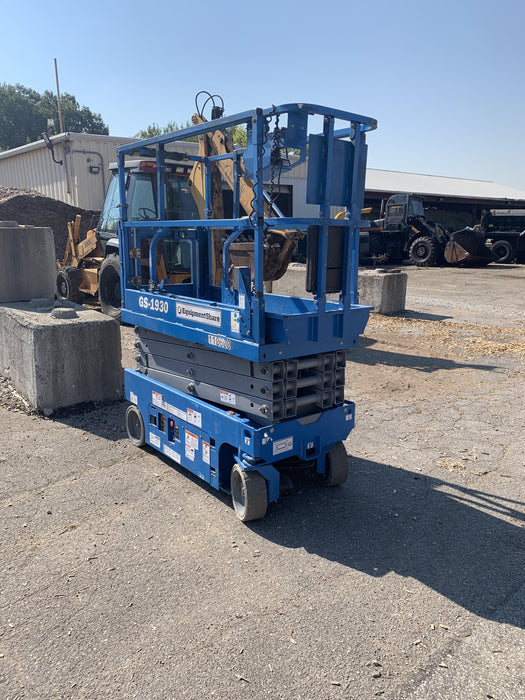 2020 Genie GS-1930 Solid Non Marking Tires, Beacon, Folding rails with half height swing gate