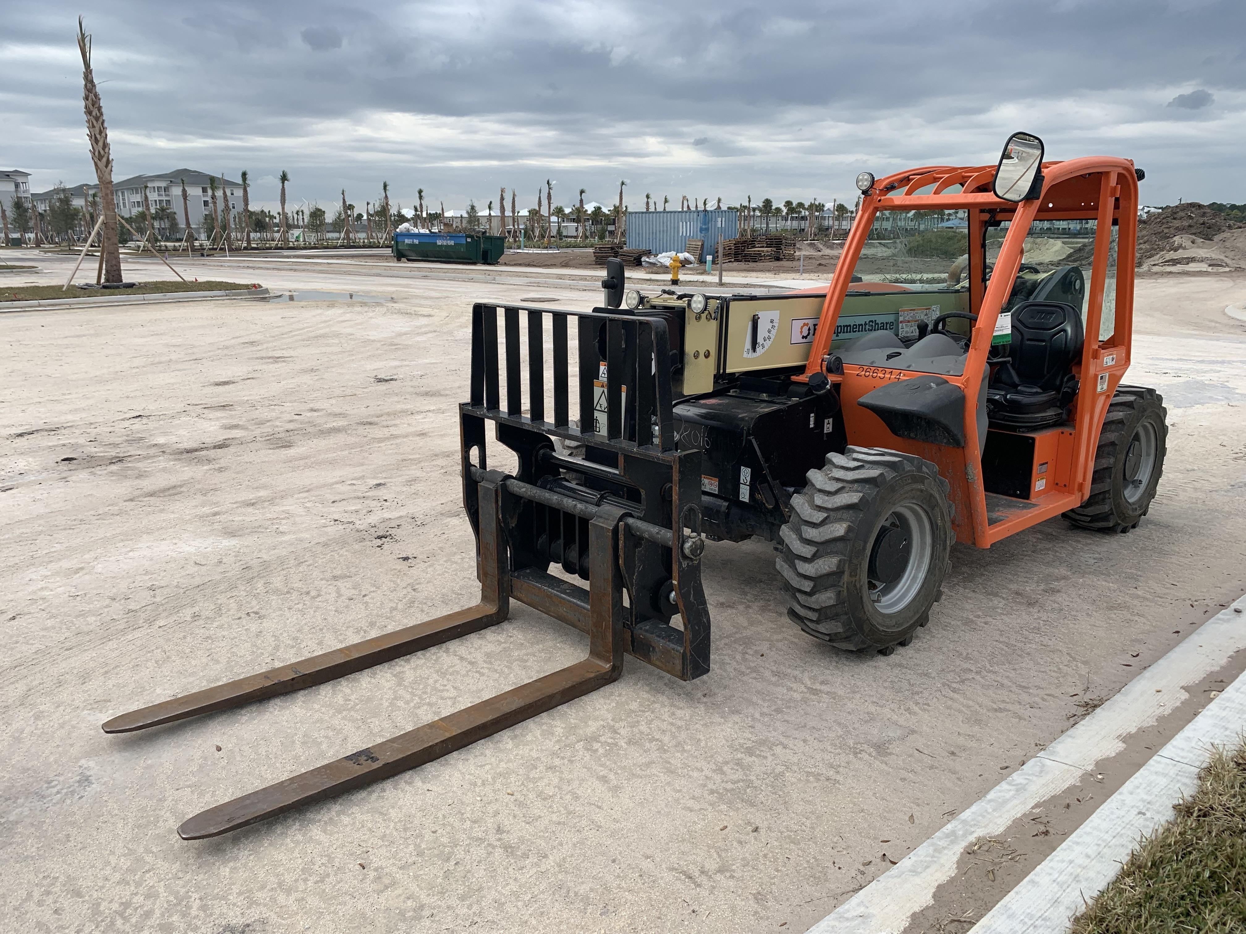 2022 JLG G5-18A