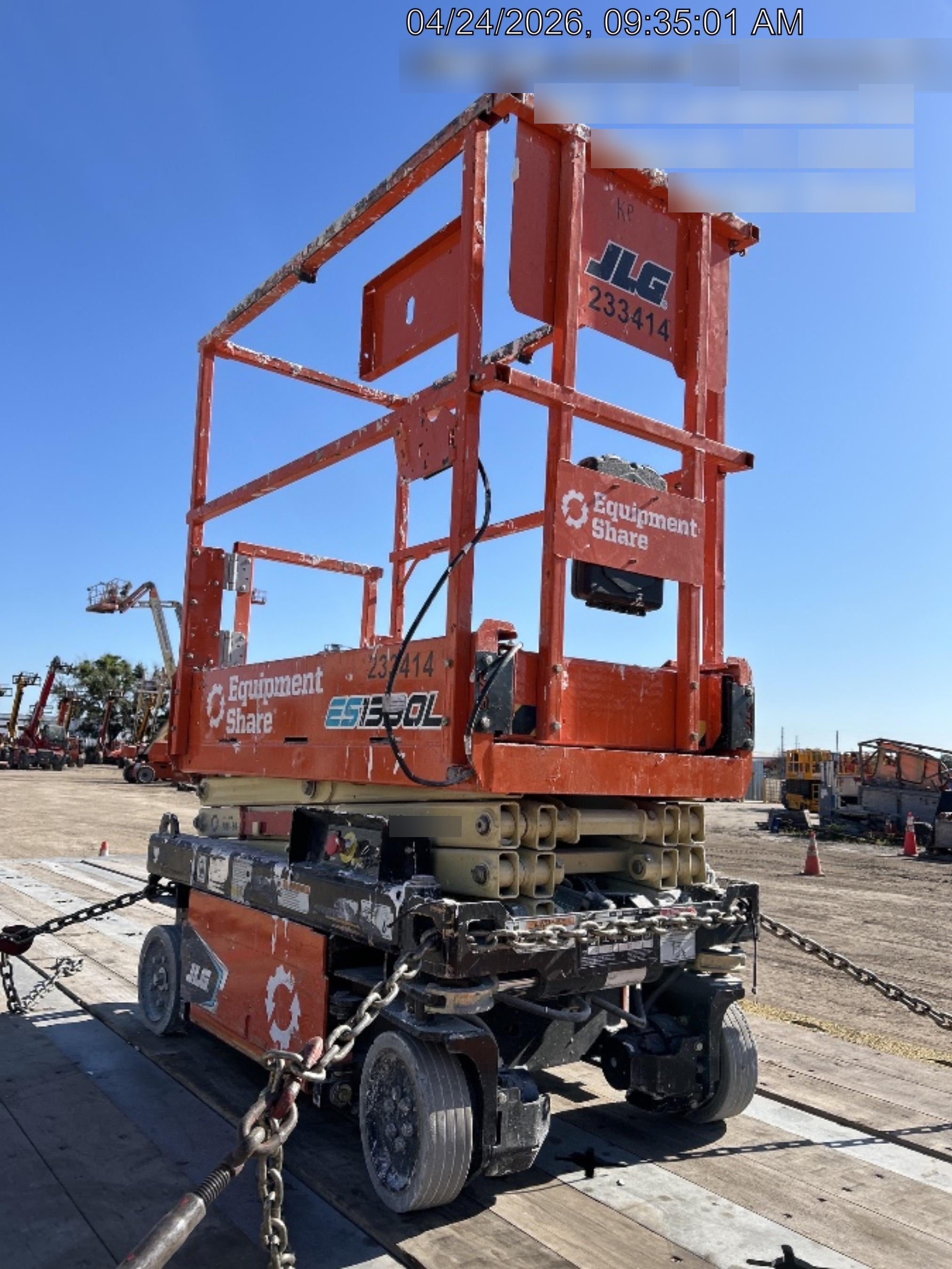 2022 JLG ES1330L