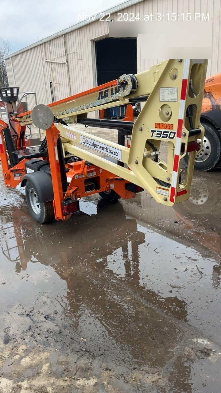 2022 JLG T350