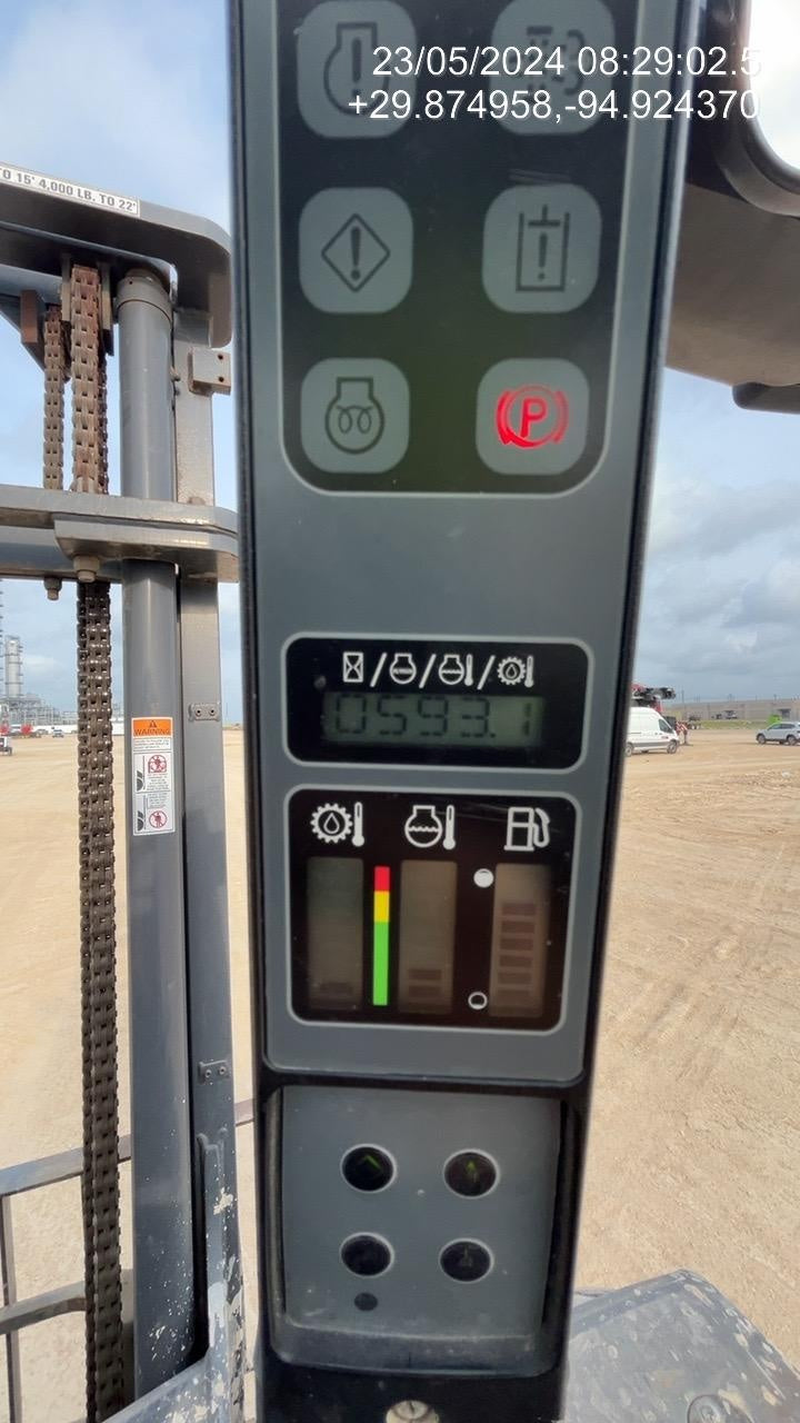 2021 CASE 588H