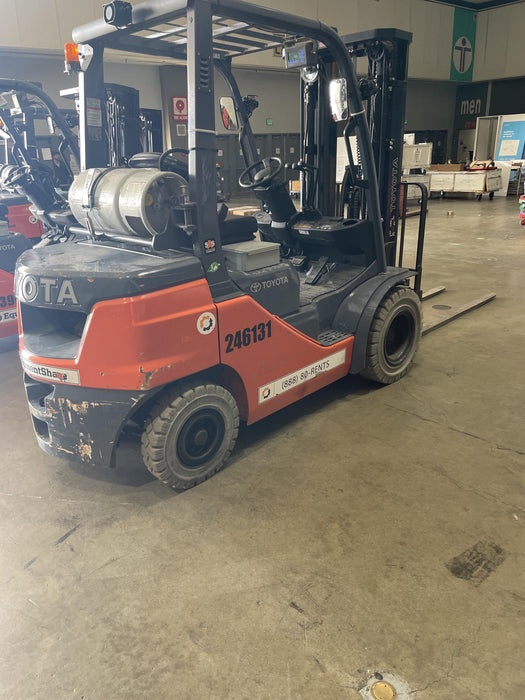 2022 TOYOTA 8FGU25 LP w/ Scale