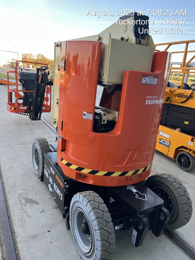 2025 JLG E300AJP