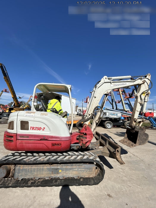 2021 TAKEUCHI TB250-2