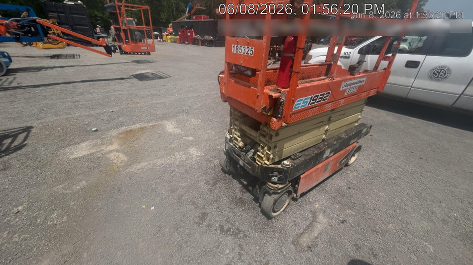 2021 JLG ES1932