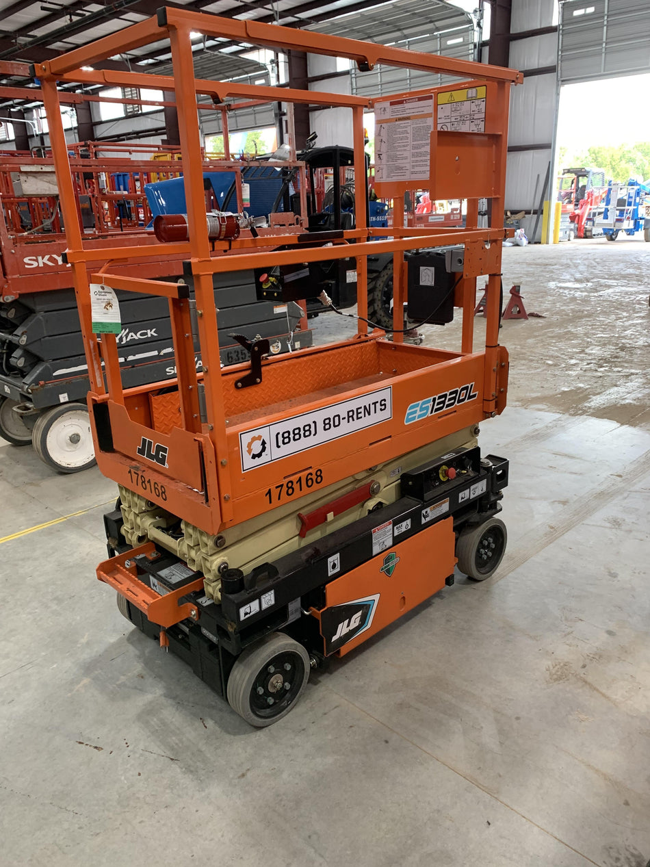 2021 JLG ES1330L