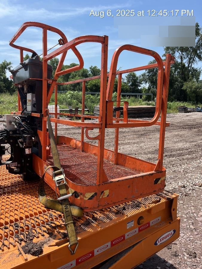 2022 JLG 860SJ