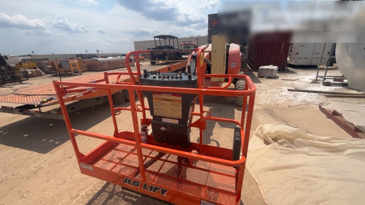 2019 JLG 450AJ