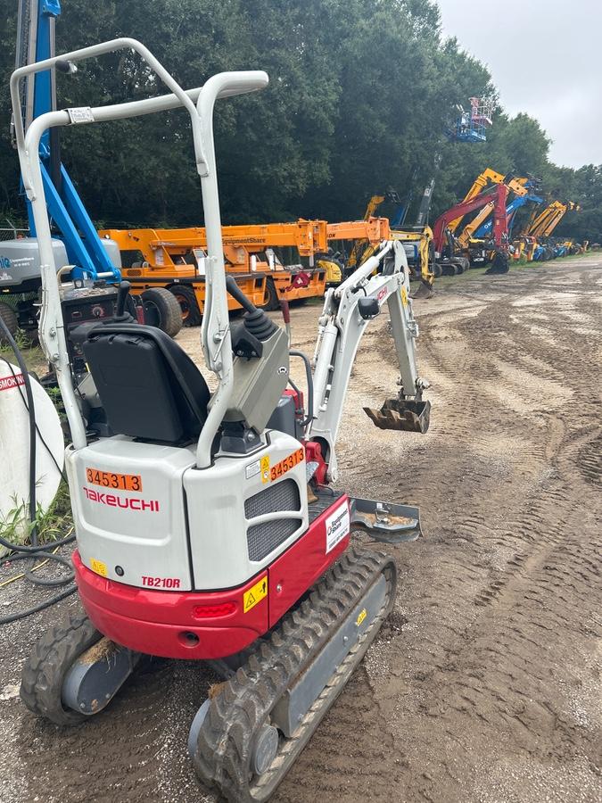 2023 TAKEUCHI TB210R