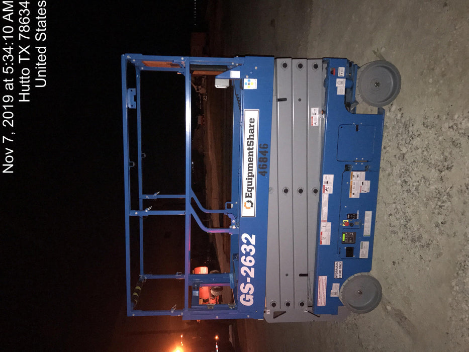 2019 Genie GS-2632 Folding rails with half height swing gate