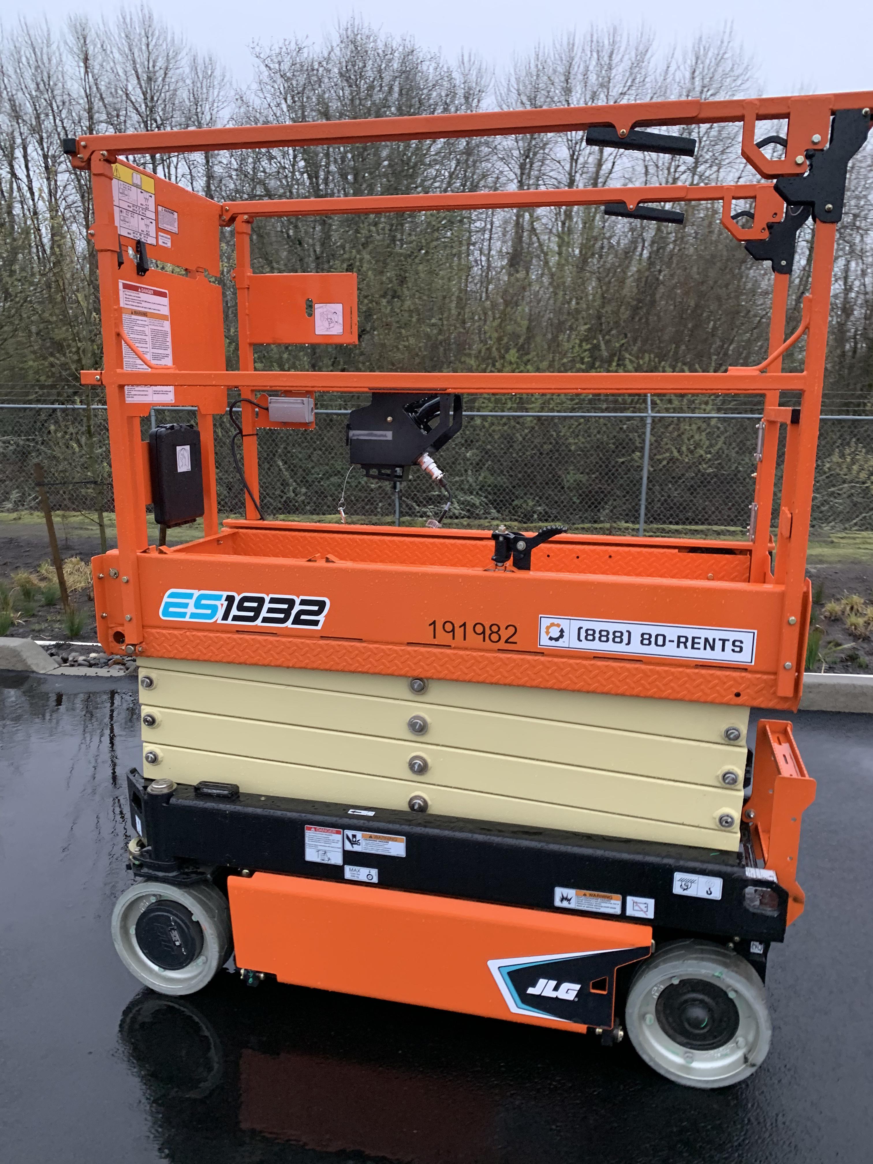 2021 JLG ES1932