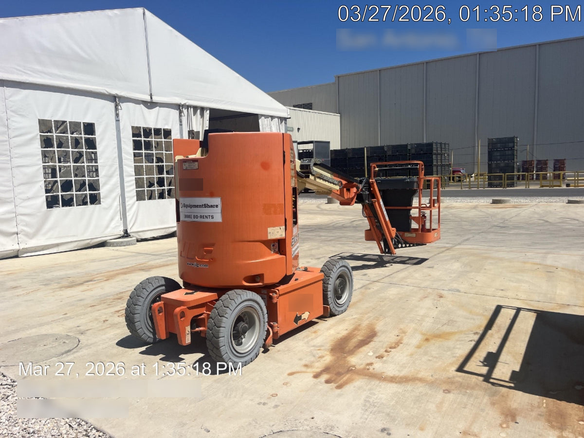 2019 JLG E300AJP