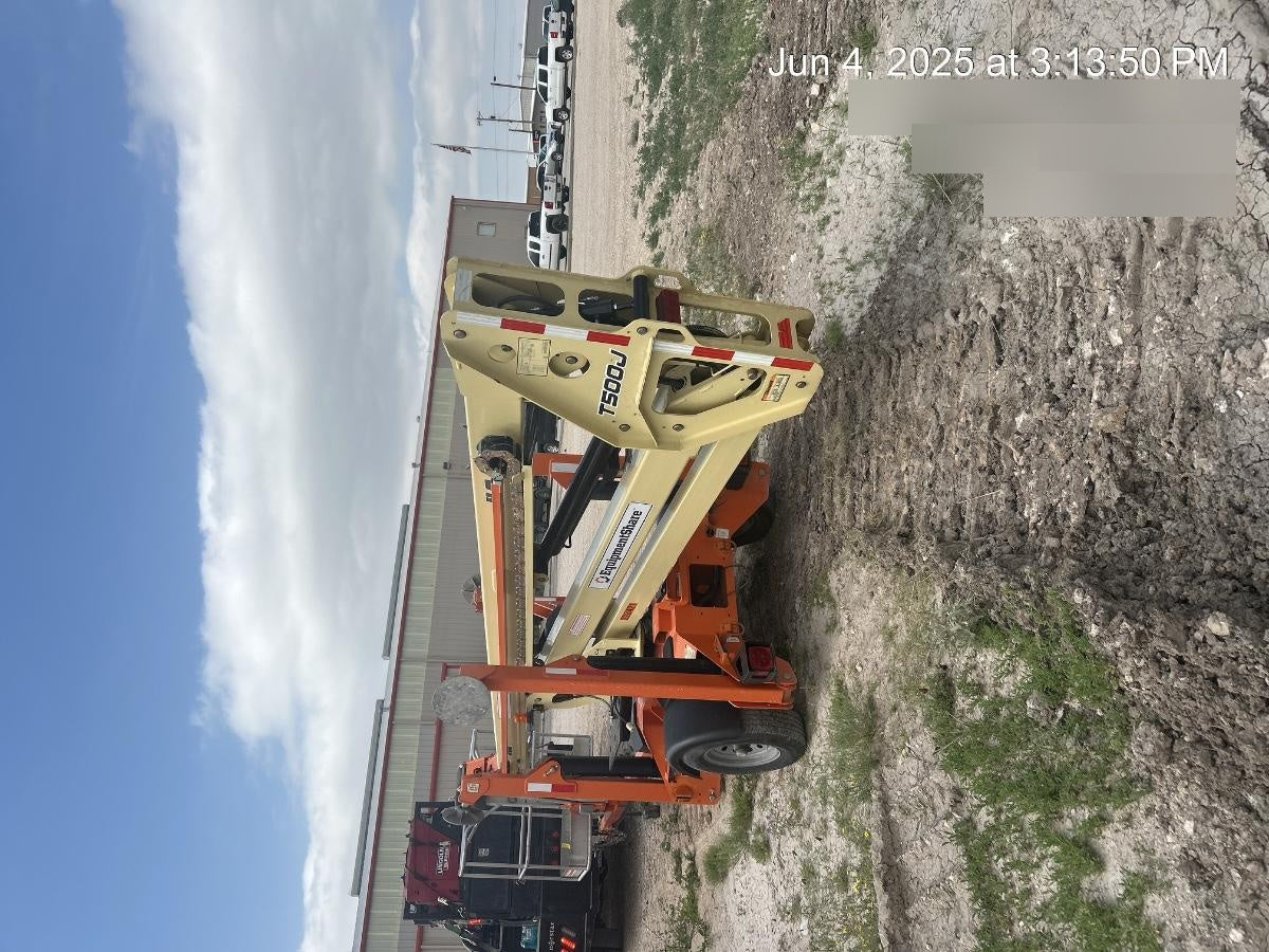 2022 JLG T500J