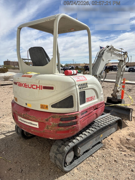 2021 TAKEUCHI TB235-2R
