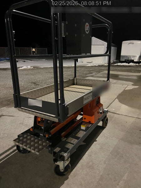 2023 JLG 1030P