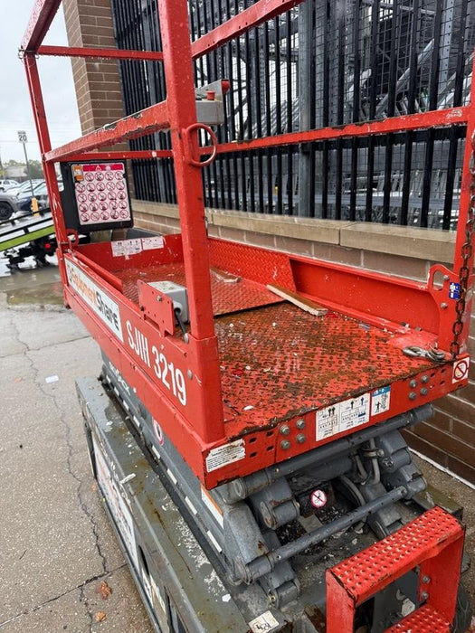 2017 Skyjack SJIII-3219 Skyjack SJIII3219 Scissor Lift w/Trojan Batteries