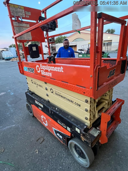 2022 JLG ES1932