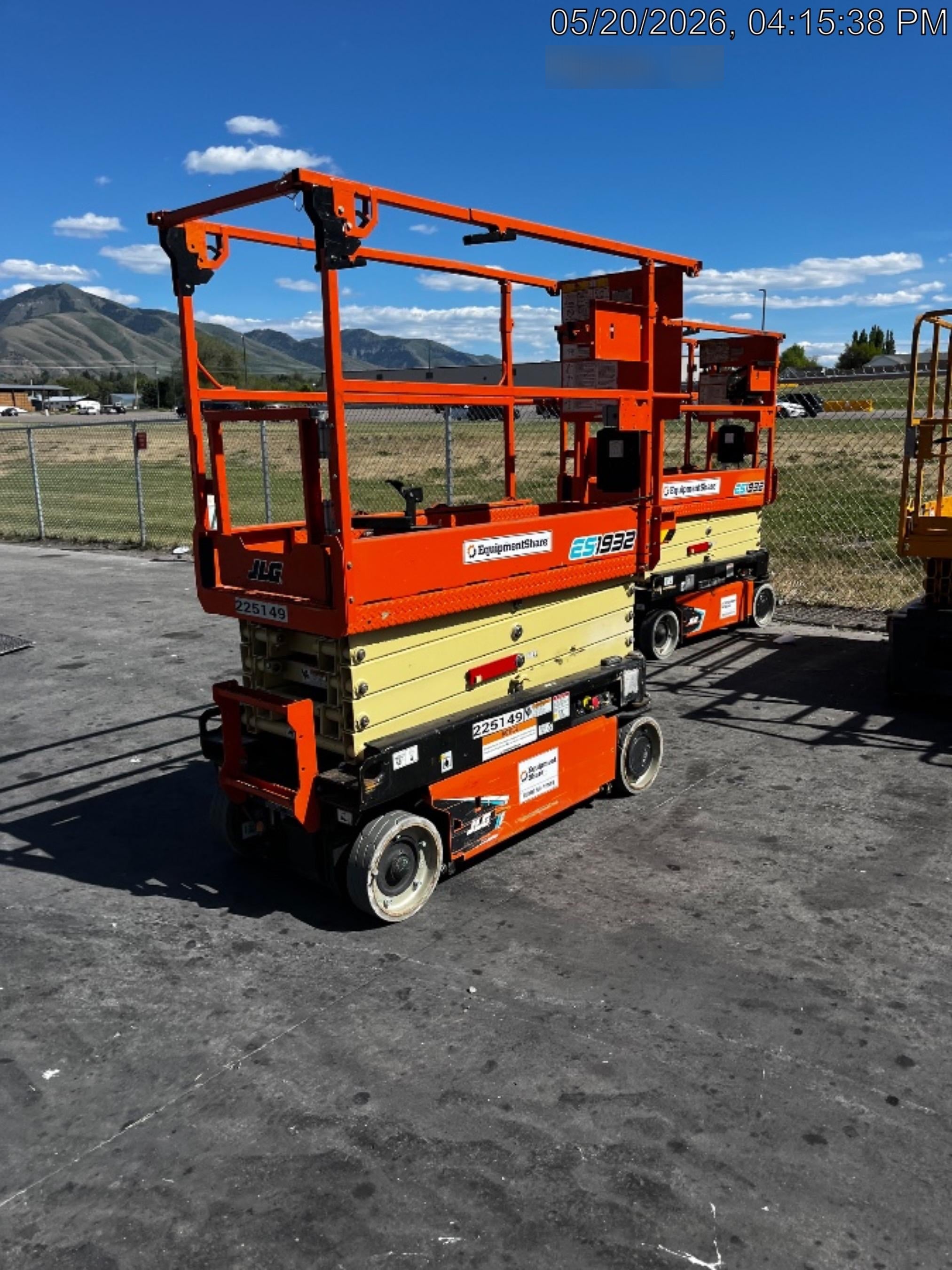 2022 JLG ES1932