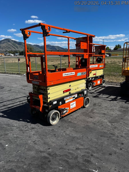 2022 JLG ES1932