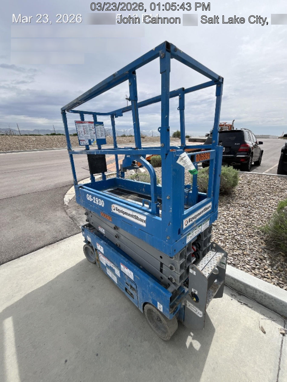 2020 Genie GS-1930 Solid Non Marking Tires, Beacon, Folding rails with half height swing gate, 800W Inverter