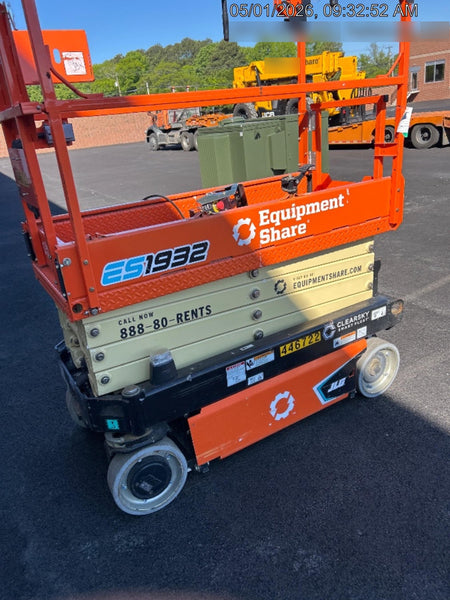 2024 JLG ES1932