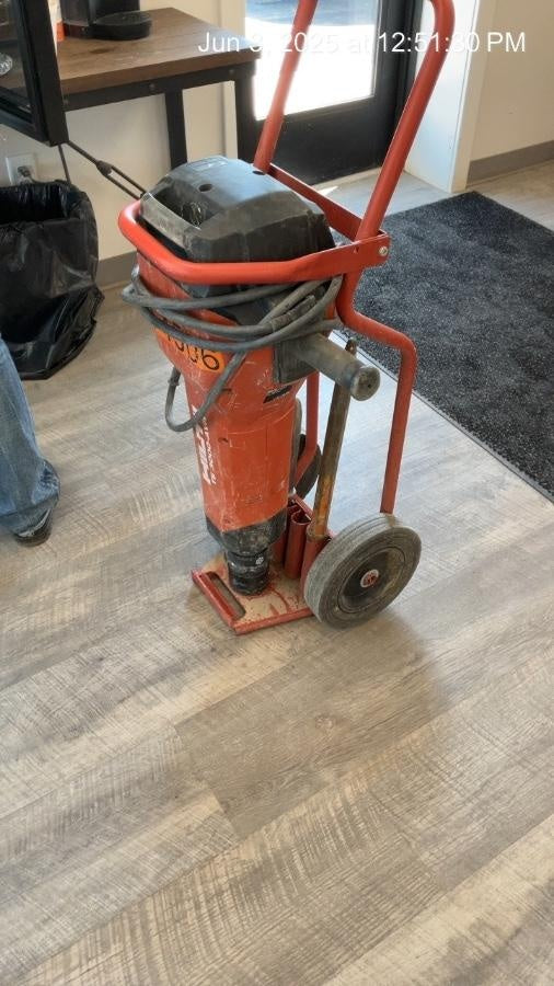 2023 HILTI TE 3000-AVR