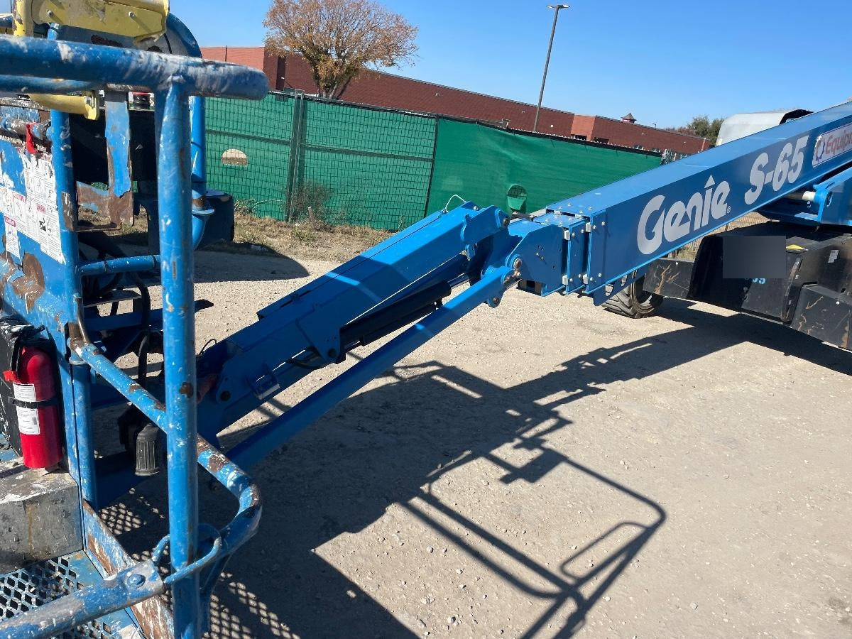 2017 GENIE S-65