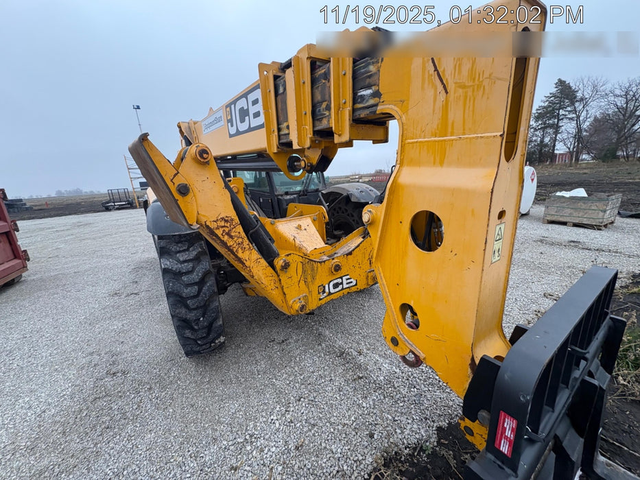 2020 JCB 510-56 Cab/Heat/Air, 74 HP, Solid Tires, STD Worklight, Beacon, Aux Hydraulics, Lifting Eye, Back up Alarm w/66" Carriage/60" Forks