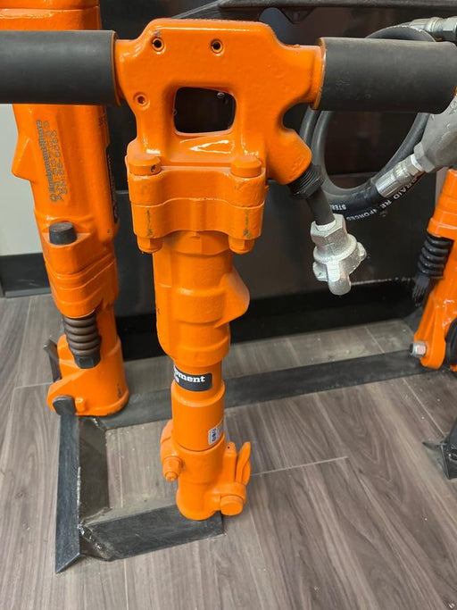 2023 MICHIGAN PNEUMATIC ES-TPB30-1-TRACKER